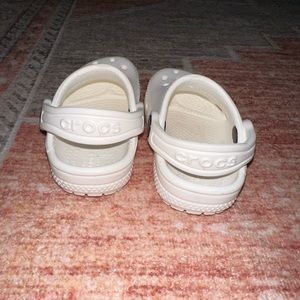 Baby white Crocs size 4c